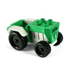 Duplo traktor se světlešedým motorem a blatníky